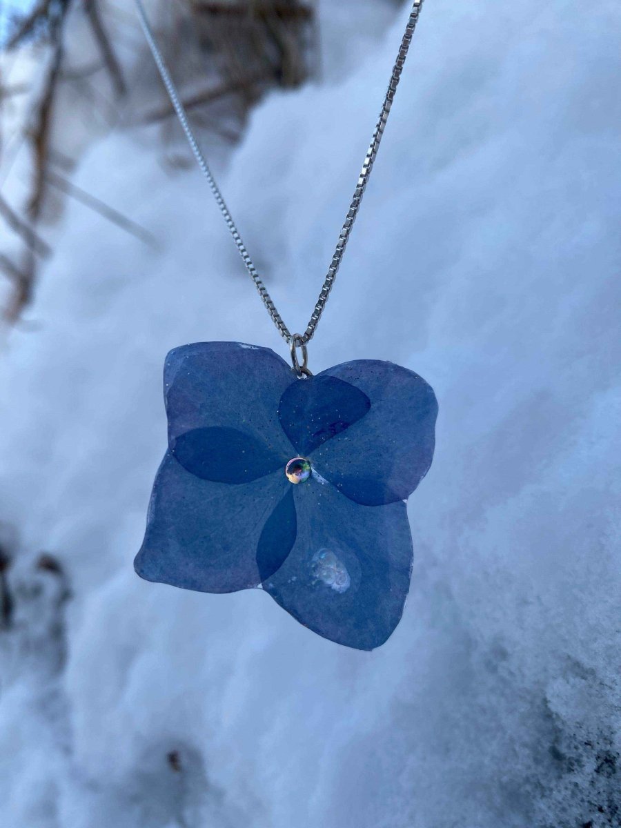 Lyseblå hortensia-smykke, 925 sølvkjede - KNASK
