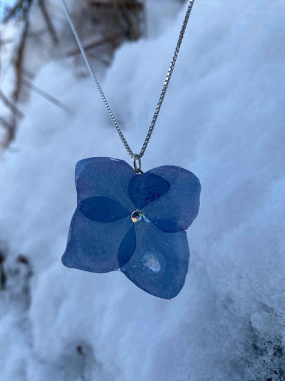 Lyseblå hortensia-smykke, 925 sølvkjede - KNASK