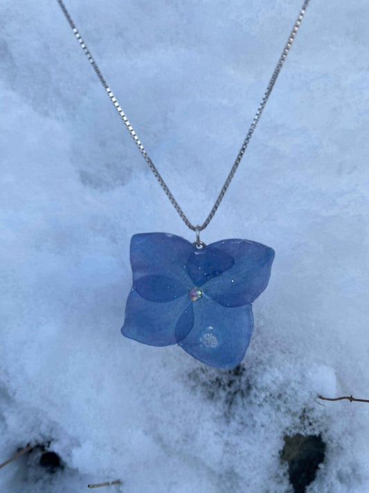 Lyseblå hortensia-smykke, 925 sølvkjede - KNASK