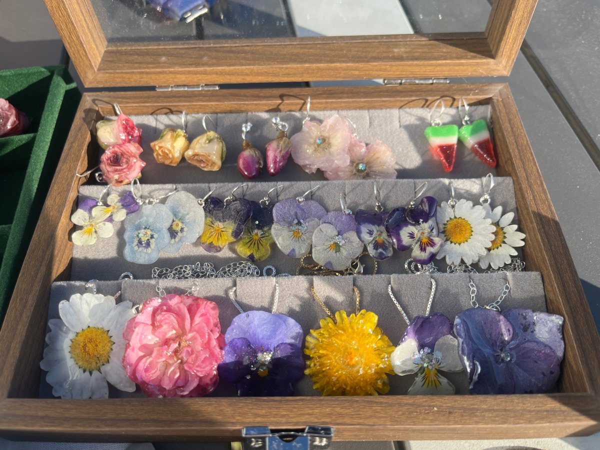 MARGERITT øredobber, 925 sølv ørekroker, ekte tørkede blomster - Øredobber KNASK