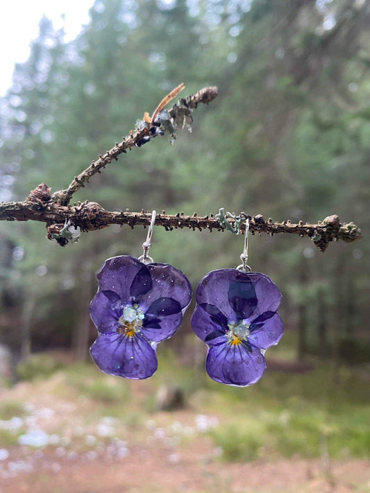 Midnatt fioler øredobber, 3D stemorsblomst, sølv - KNASK