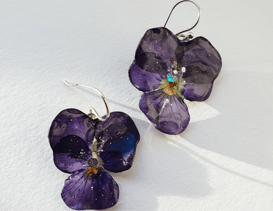 MIDNATT-FIOLER øredobber, 3D-tørket stemorsblomst, sølv ørekroker - KNASK