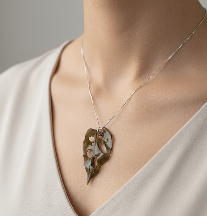 MONSTERA Monkey Leaf smykke, 3D - tørket blad, sølvkjede - Smykke KNASK