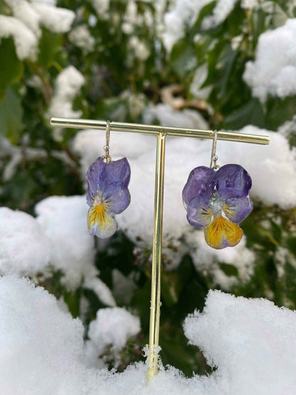 Nordlys fiol-øredobber, ekte stemorsblomst, 925 sølv ørekroker - KNASK