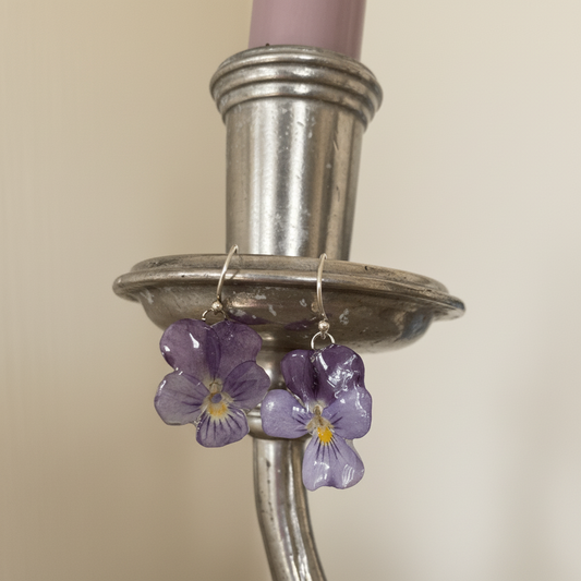 NORDLYS FIOL øredobber av ekte 3D - tørker stemorsblomst, 925 sølv ørekroker - Øredobber KNASK