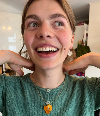 ORANGE FIOL blomstersmykke, 3D - tørket stemorsblomst, 925 sølvkjede - Smykke KNASK