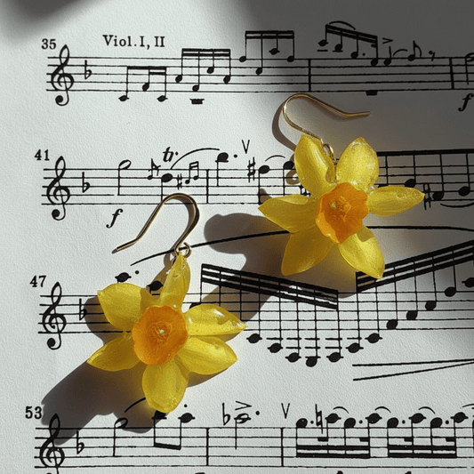 PÅSKELILJE MINI øredobber - ekte tørkede blomster, sølv - Øredobber KNASK