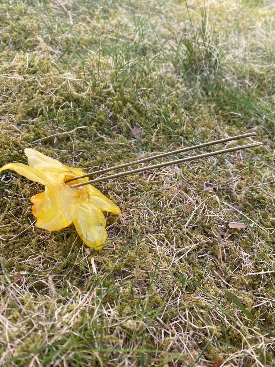 PÅSKELILJE hårnål av ekte tørket blomst - Hårpynt KNASK