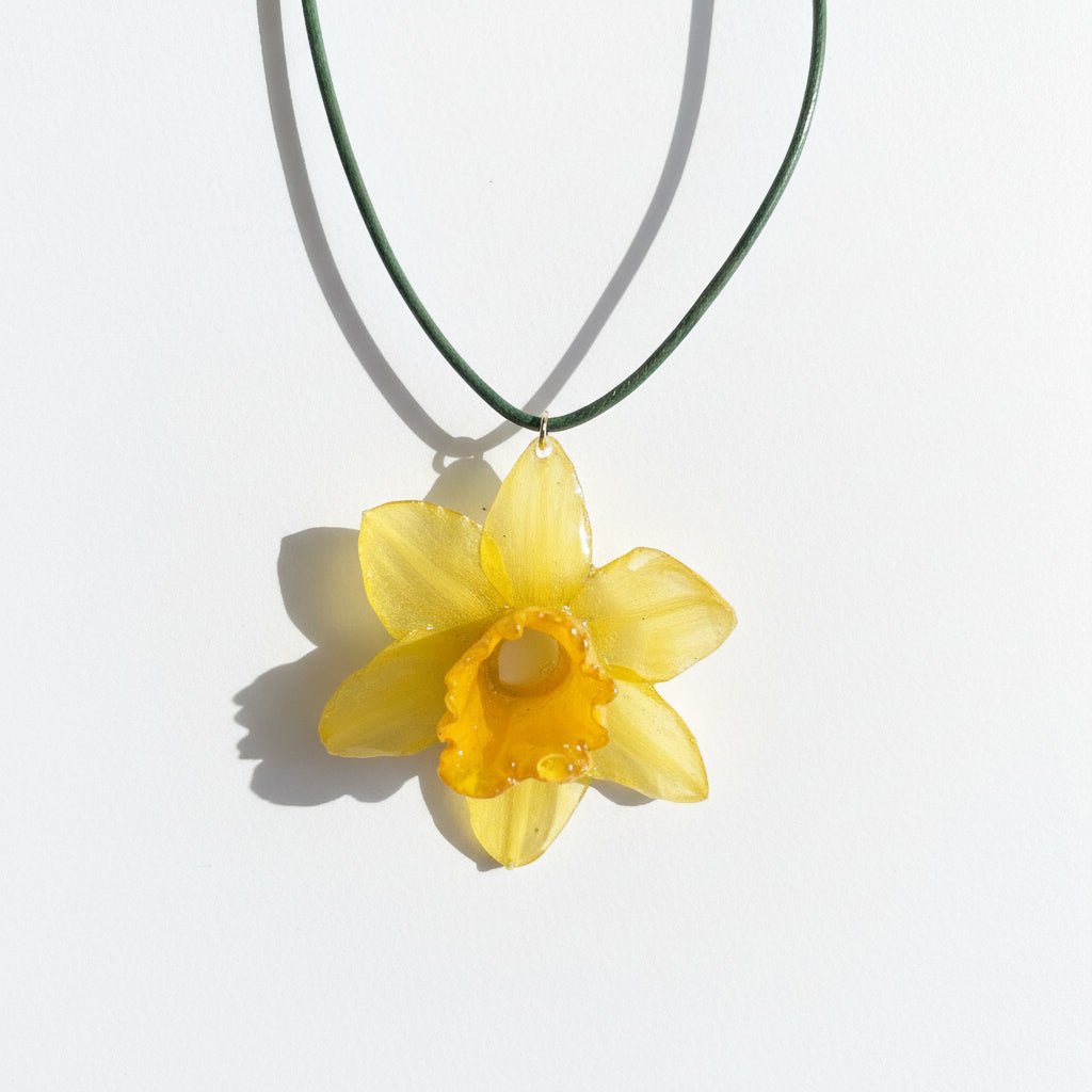 PÅSKELILJE smykke - ekte tørket blomst - Smykke KNASK