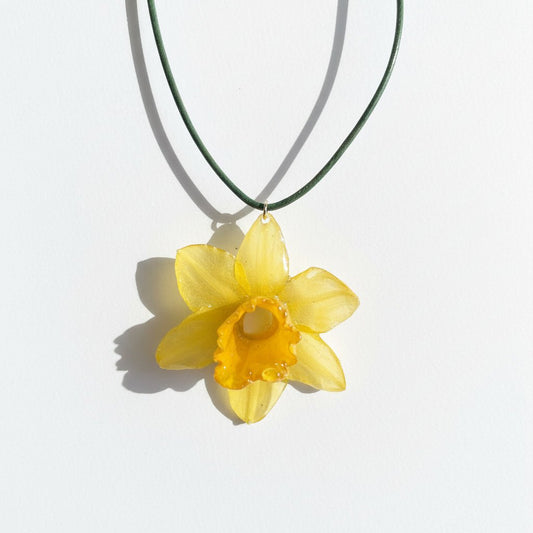 PÅSKELILJE smykke - ekte tørket blomst - Smykke KNASK