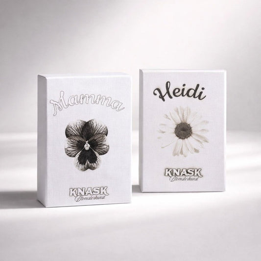 PERSONLIG gaveeske med custom navn og blomst - Gavesett KNASK