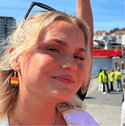 PRIDE - FLAGG øredobber, regnbue - snop, ekte godteri - Øredobber KNASK