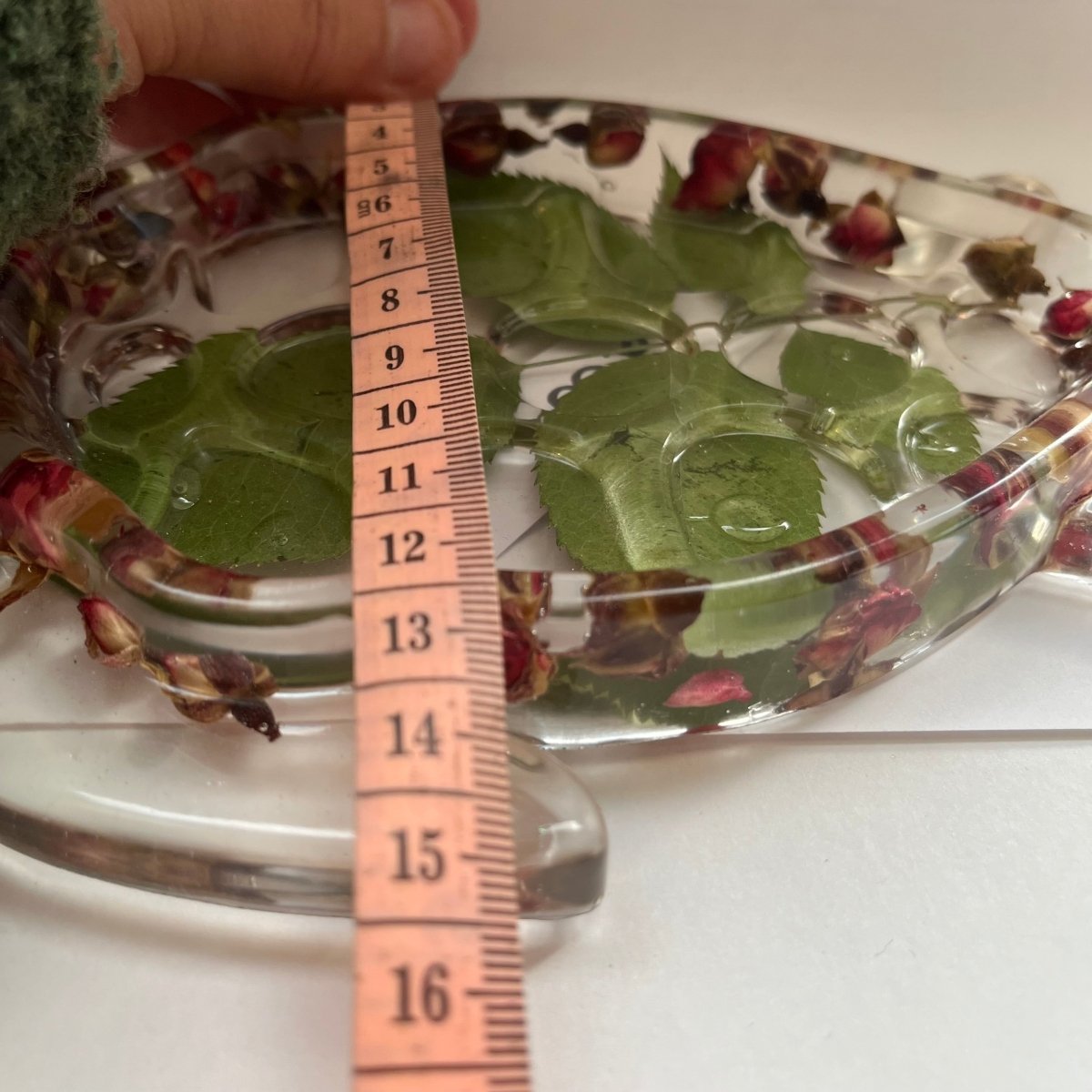 SKILPADDE pyntebrett - ekte roser - Interiør KNASK