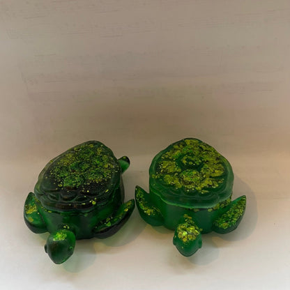 SKILPADDE smykkeskrin med lokk - glitrende kunstharpiks - Interiør KNASK