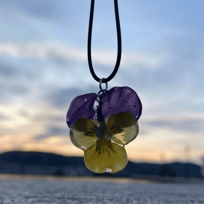 VILLA FIOL smykke - ekte tørket stemorsblomst - Smykke KNASK