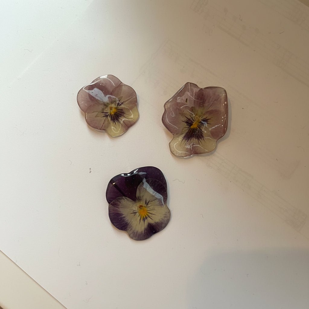 VIOLETTA FIOL smykke - ekte stemorsblomst, Viola tricolor - Blomstersmykke KNASK