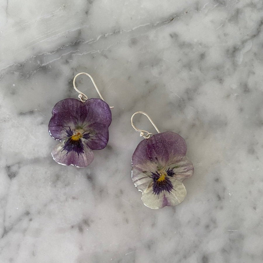VIOLETTA øredobber, ekte stemorsblomst Viola tricolor, 925 sølv ørekroker - Øredobber KNASK