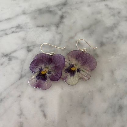 VIOLETTA øredobber, ekte stemorsblomst Viola tricolor, 925 sølv ørekroker - Øredobber KNASK