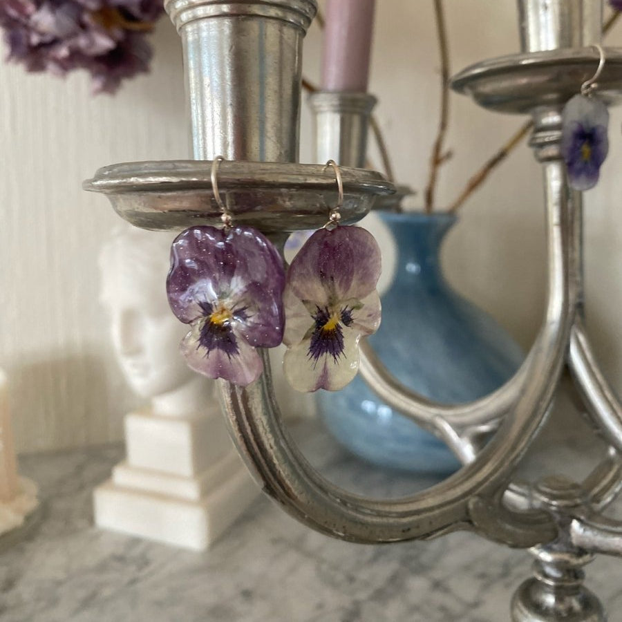 VIOLETTA øredobber, ekte stemorsblomst Viola tricolor, 925 sølv ørekroker - Øredobber KNASK